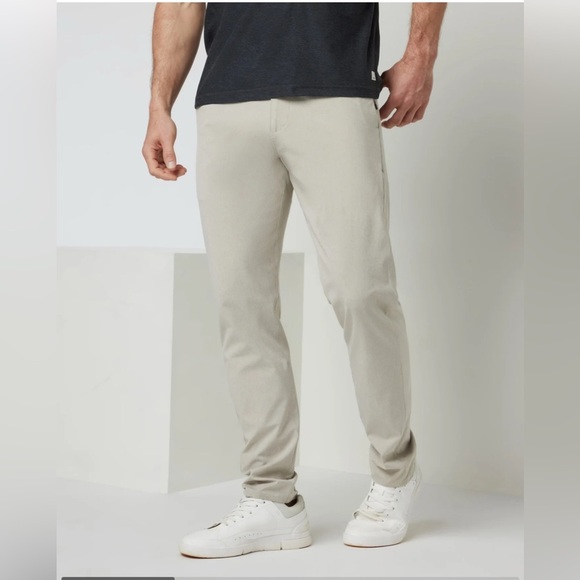 Vuori aim pants size 32